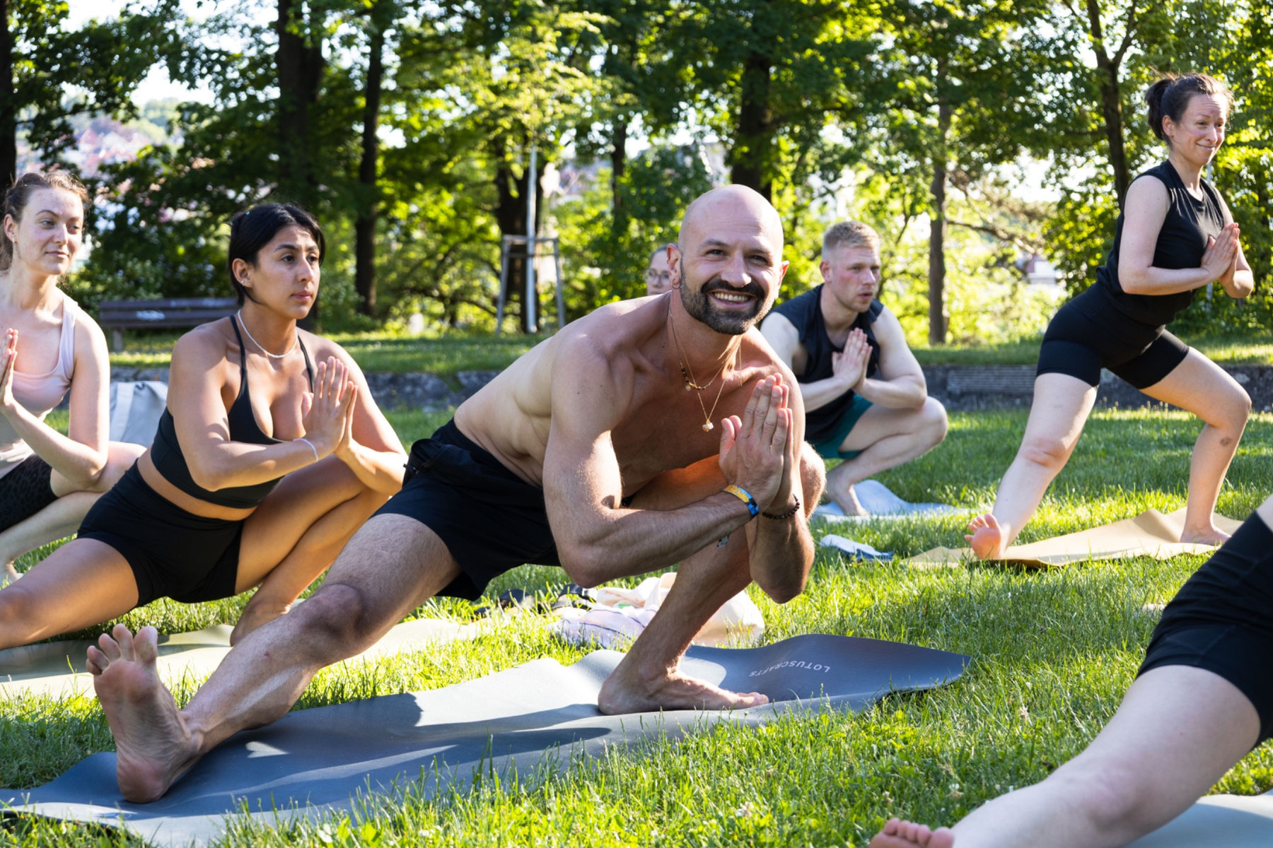 michimoves · yoga group